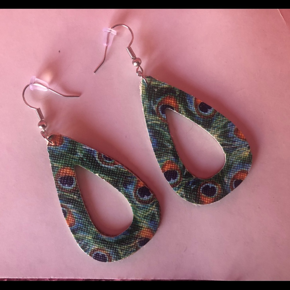 Earring - Picture 2 of 2